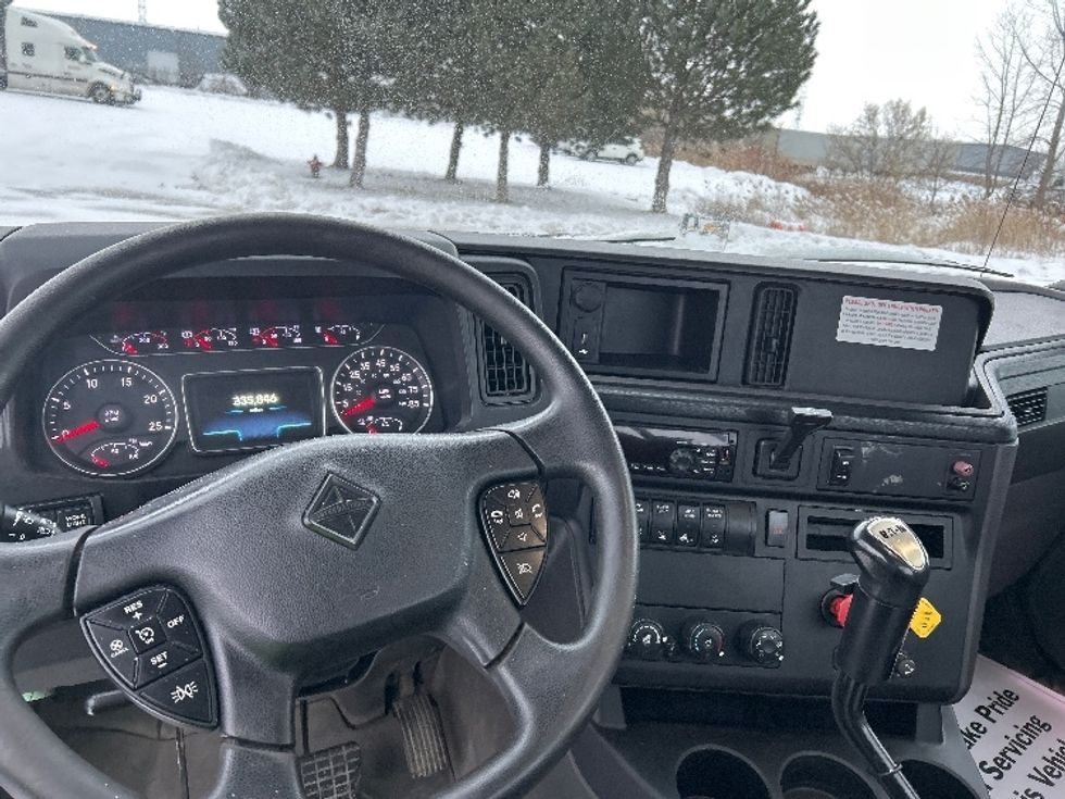 Day Cab Tractor-Heavy Duty Tractors-International-2019-RH613-Saginaw-MI-335,844\n\t\tmiles-$ 15,000 - Image 11