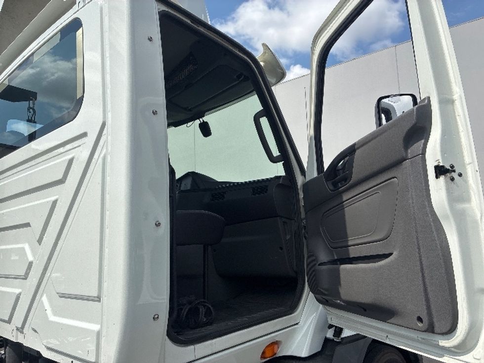 Day Cab Tractor-Heavy Duty Tractors-International-2019-RH613-Vernon-CA-256,817\n\t\tmiles-$ 19,000 - Image 12