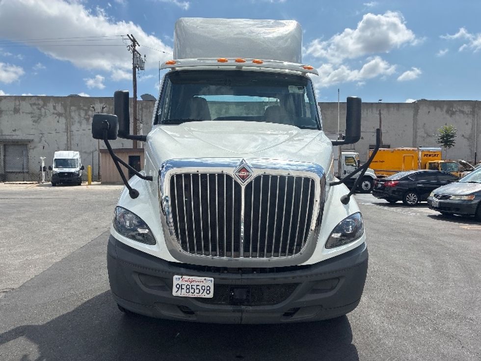 Day Cab Tractor-Heavy Duty Tractors-International-2019-RH613-Vernon-CA-256,817\n\t\tmiles-$ 19,000 - Image 2