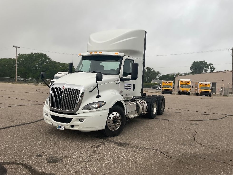 Day Cab Tractor-Heavy Duty Tractors-International-2019-RH613-Warren-MI-338,520\n\t\tmiles-$ 23,500 - Image 1