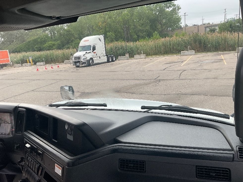 Day Cab Tractor-Heavy Duty Tractors-International-2019-RH613-Warren-MI-338,520\n\t\tmiles-$ 23,500 - Image 13