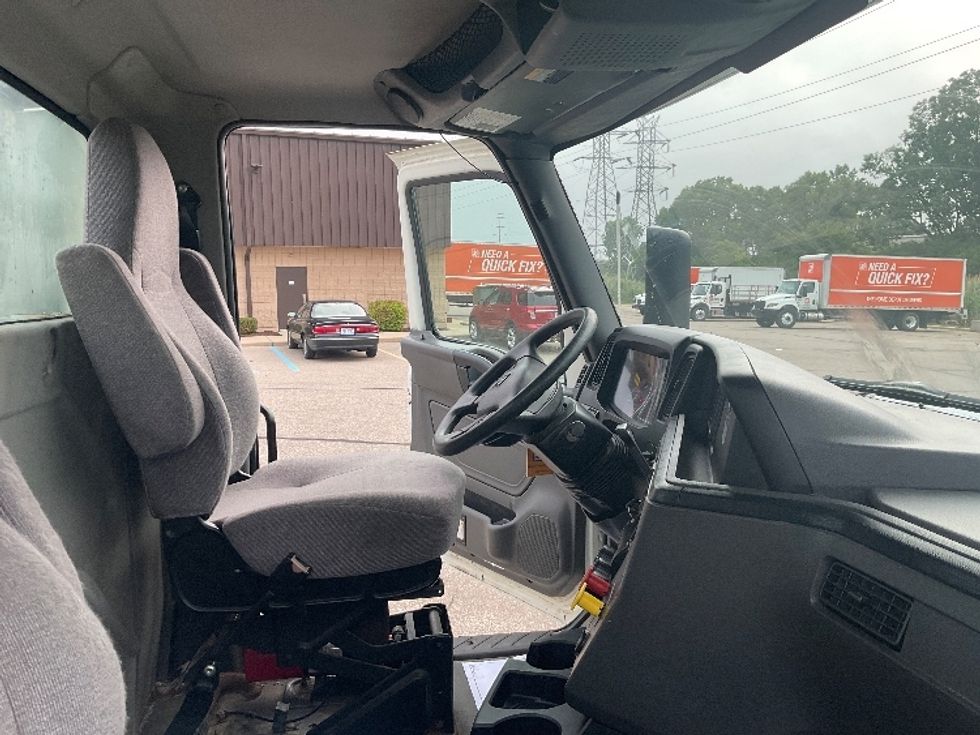 Day Cab Tractor-Heavy Duty Tractors-International-2019-RH613-Warren-MI-338,520\n\t\tmiles-$ 23,500 - Image 14