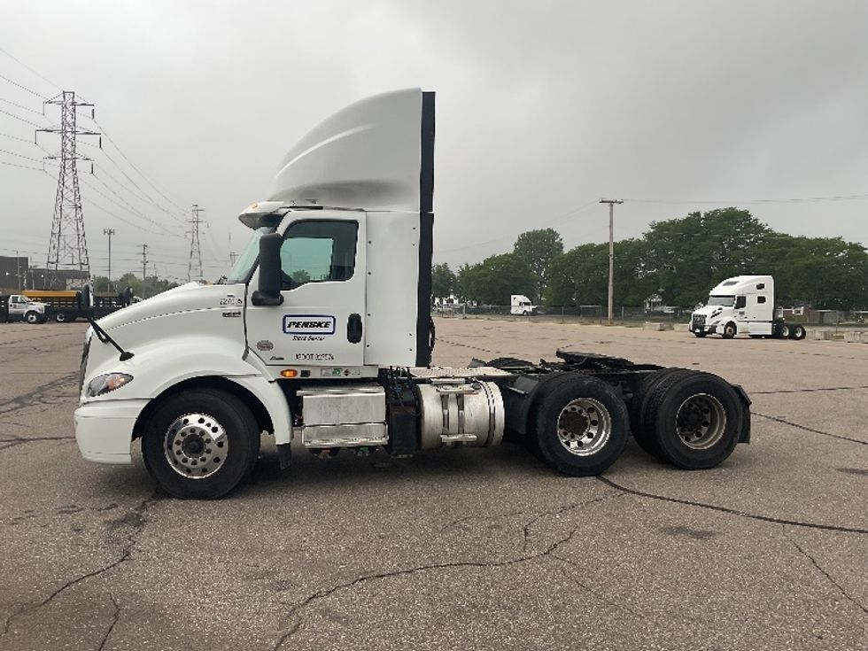 Day Cab Tractor-Heavy Duty Tractors-International-2019-RH613-Warren-MI-338,520\n\t\tmiles-$ 23,500 - Image 4