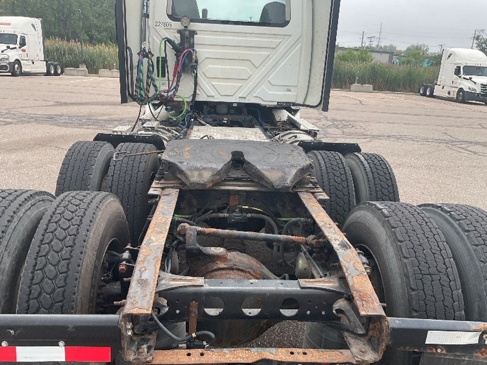 Day Cab Tractor-Heavy Duty Tractors-International-2019-RH613-Warren-MI-338,520\n\t\tmiles-$ 23,500 - Image 6