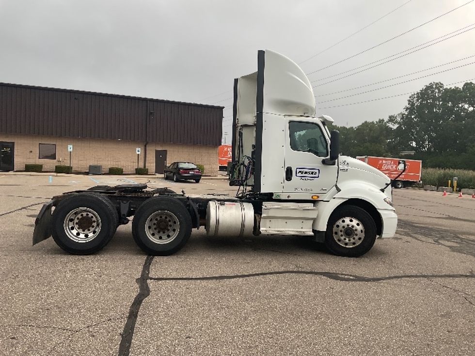Day Cab Tractor-Heavy Duty Tractors-International-2019-RH613-Warren-MI-338,520\n\t\tmiles-$ 23,500 - Image 8