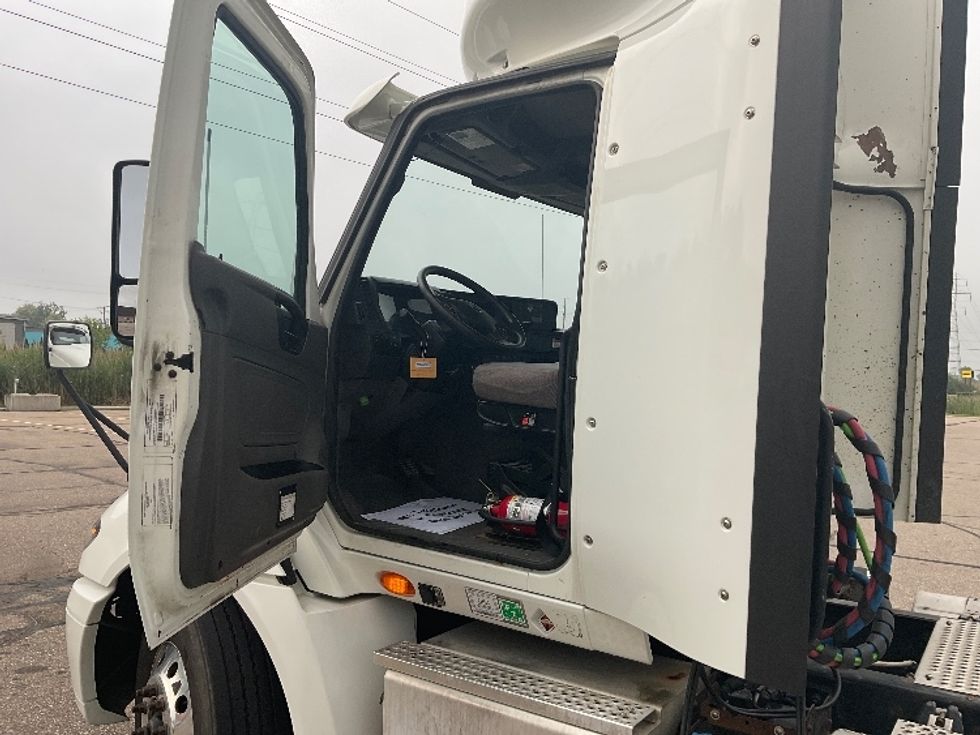 Day Cab Tractor-Heavy Duty Tractors-International-2019-RH613-Warren-MI-338,520\n\t\tmiles-$ 23,500 - Image 9