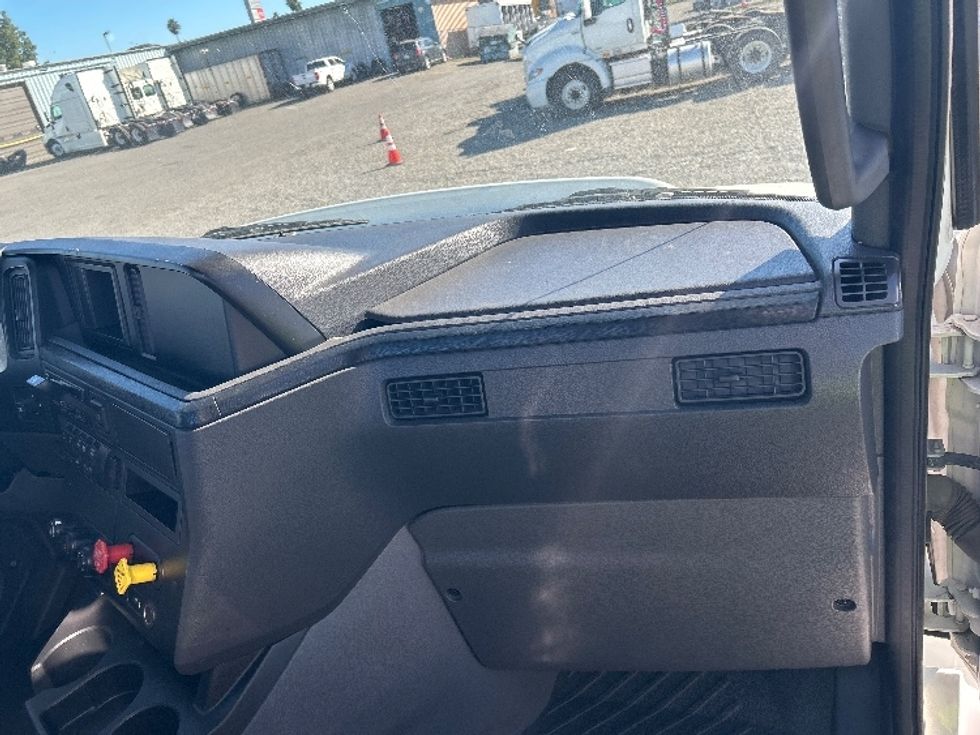 Day Cab Tractor-Heavy Duty Tractors-International-2019-RH613-West Sacramento-CA-64,536\n\t\tmiles-$ 20,250 - Image 13