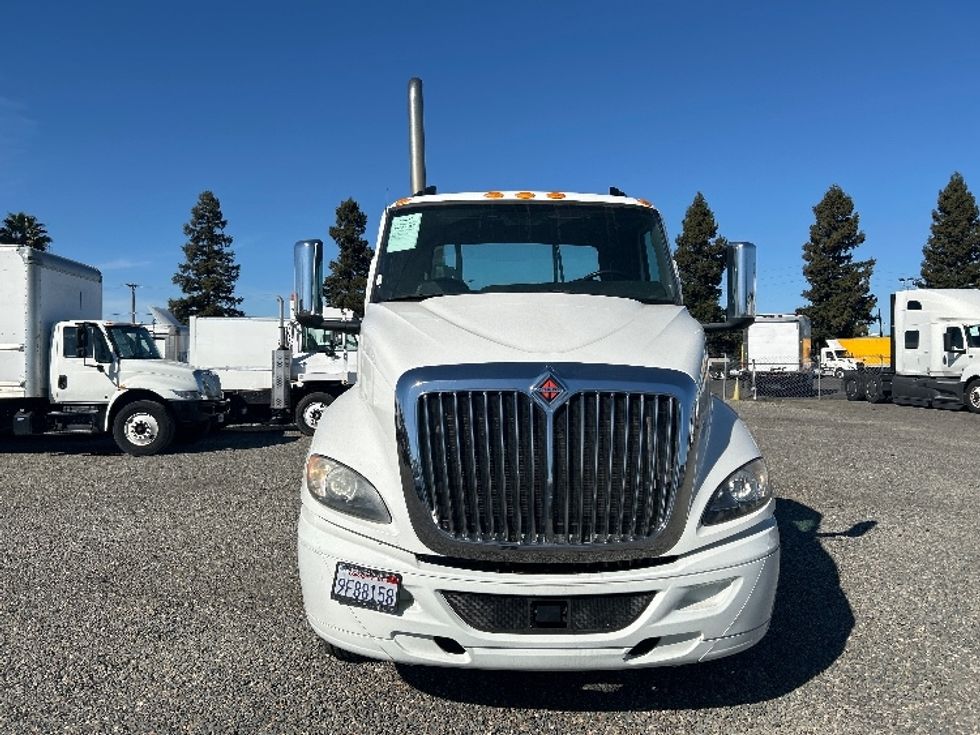 Day Cab Tractor-Heavy Duty Tractors-International-2019-RH613-West Sacramento-CA-64,536\n\t\tmiles-$ 20,250 - Image 2