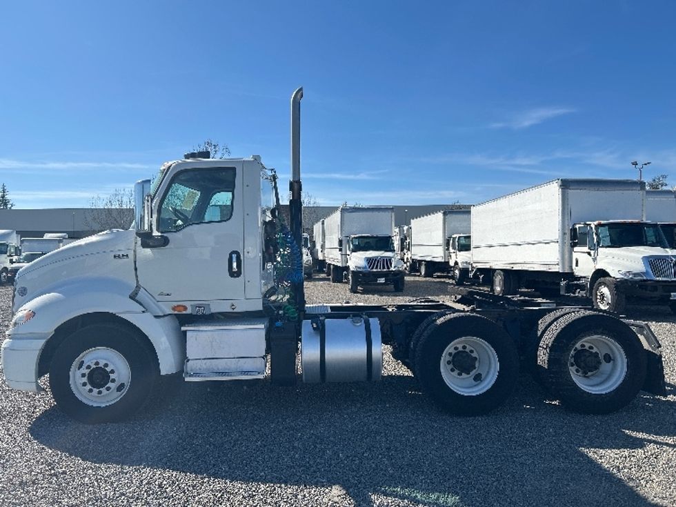 Day Cab Tractor-Heavy Duty Tractors-International-2019-RH613-West Sacramento-CA-64,536\n\t\tmiles-$ 20,250 - Image 4