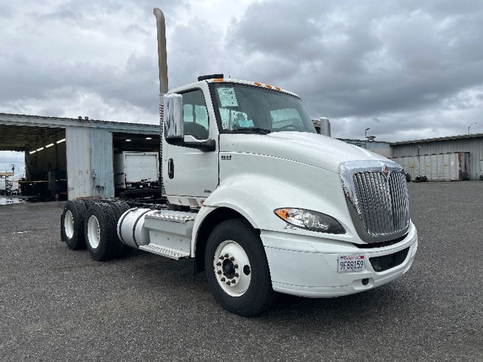 Day Cab Tractor-Heavy Duty Tractors-International-2019-RH613-West Sacramento-CA-87,461\n\t\tmiles-$ 20,250 - Image 1