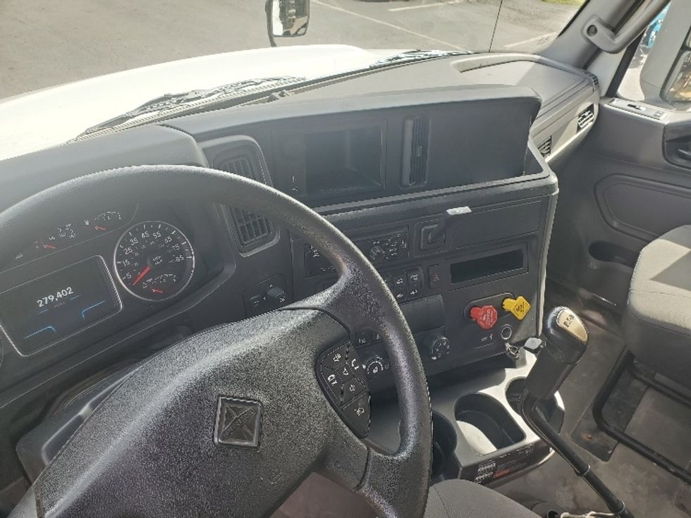 Day Cab Tractor-Heavy Duty Tractors-International-2019-RH613-White Deer-PA-279,402\n\t\tmiles-$ 24,500 - Image 10