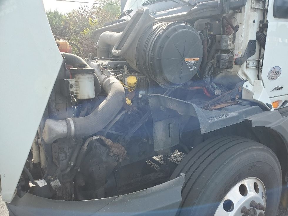 Day Cab Tractor-Heavy Duty Tractors-International-2019-RH613-White Deer-PA-279,402\n\t\tmiles-$ 24,500 - Image 16