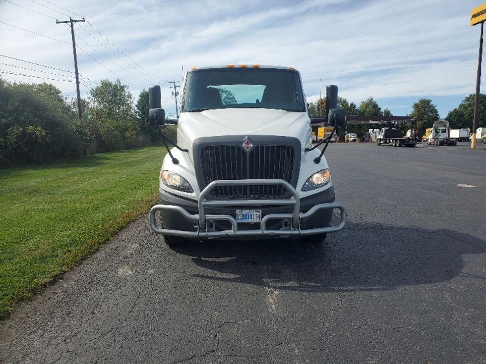 Day Cab Tractor-Heavy Duty Tractors-International-2019-RH613-White Deer-PA-279,402\n\t\tmiles-$ 24,500 - Image 2