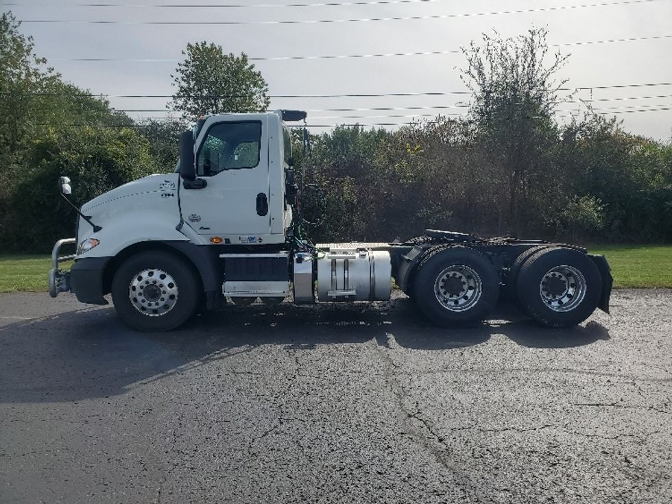 Day Cab Tractor-Heavy Duty Tractors-International-2019-RH613-White Deer-PA-279,402\n\t\tmiles-$ 24,500 - Image 4