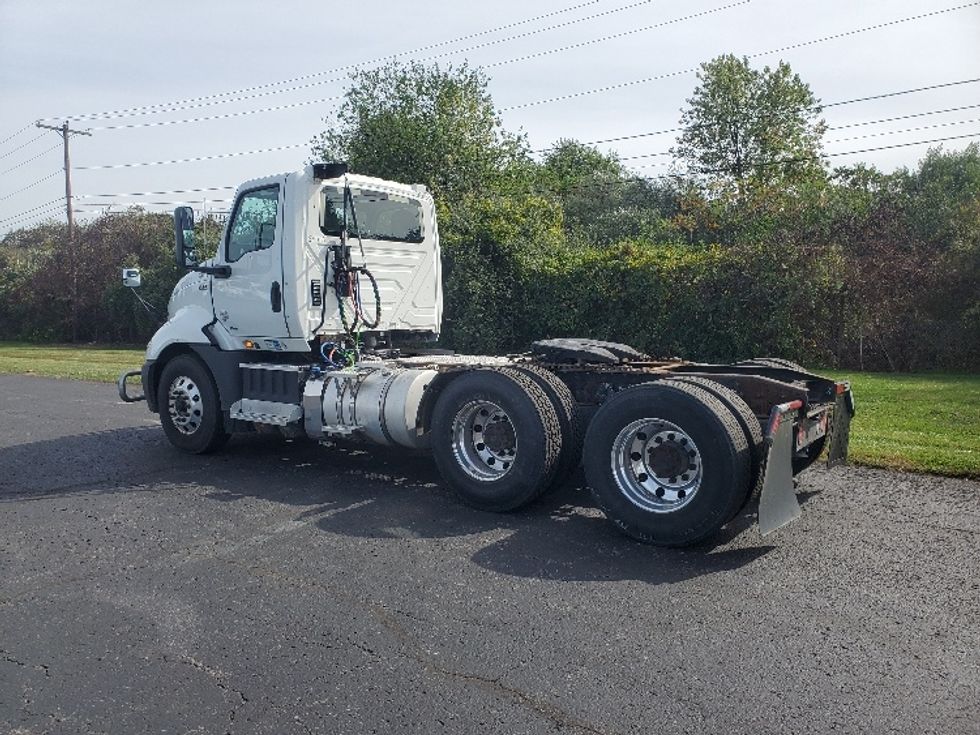 Day Cab Tractor-Heavy Duty Tractors-International-2019-RH613-White Deer-PA-279,402\n\t\tmiles-$ 24,500 - Image 5