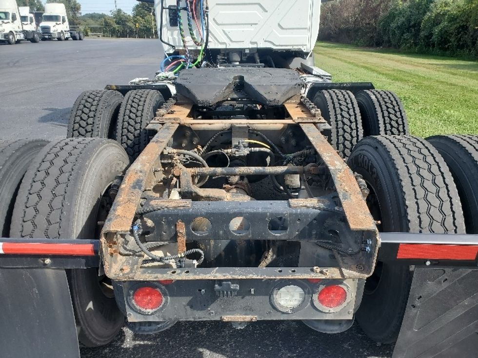 Day Cab Tractor-Heavy Duty Tractors-International-2019-RH613-White Deer-PA-279,402\n\t\tmiles-$ 24,500 - Image 6