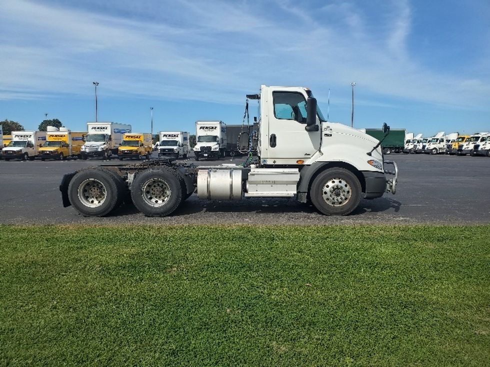 Day Cab Tractor-Heavy Duty Tractors-International-2019-RH613-White Deer-PA-279,402\n\t\tmiles-$ 24,500 - Image 8