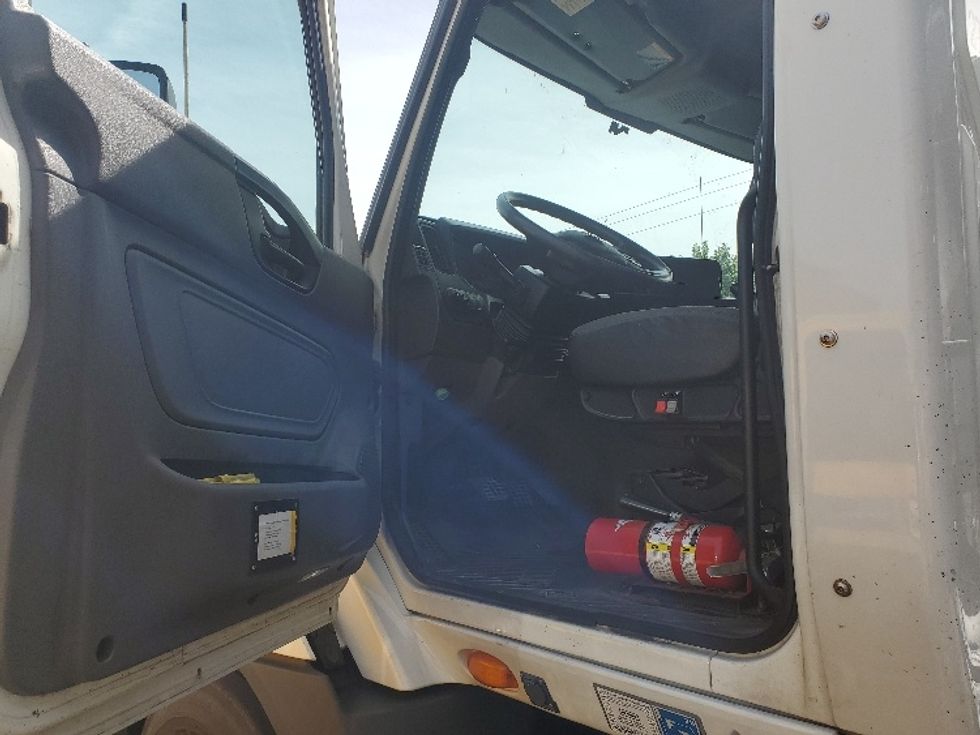 Day Cab Tractor-Heavy Duty Tractors-International-2019-RH613-White Deer-PA-279,402\n\t\tmiles-$ 24,500 - Image 9