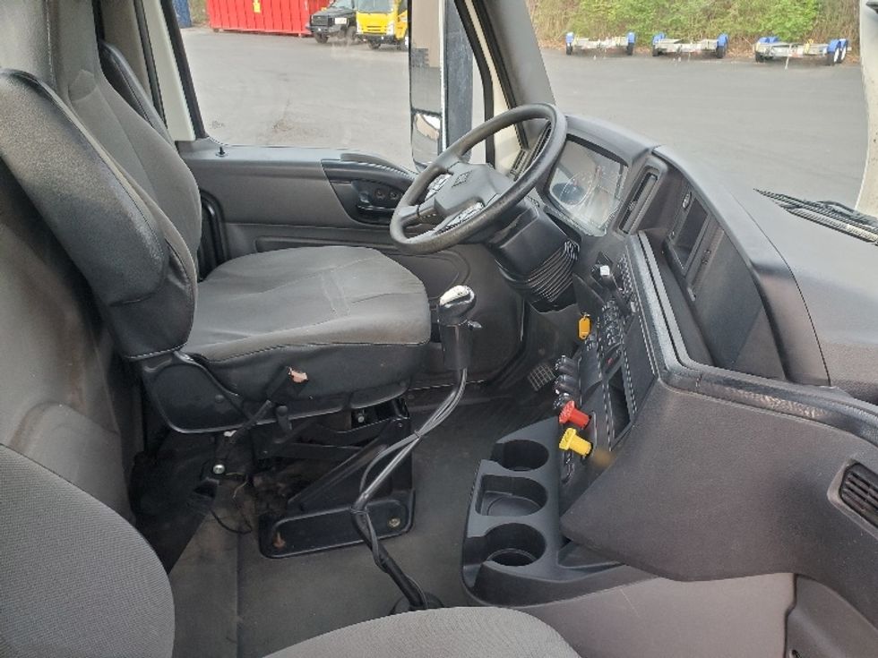 Day Cab Tractor-Heavy Duty Tractors-International-2019-RH613-White Deer-PA-409,206\n\t\tmiles-$ 22,750 - Image 14