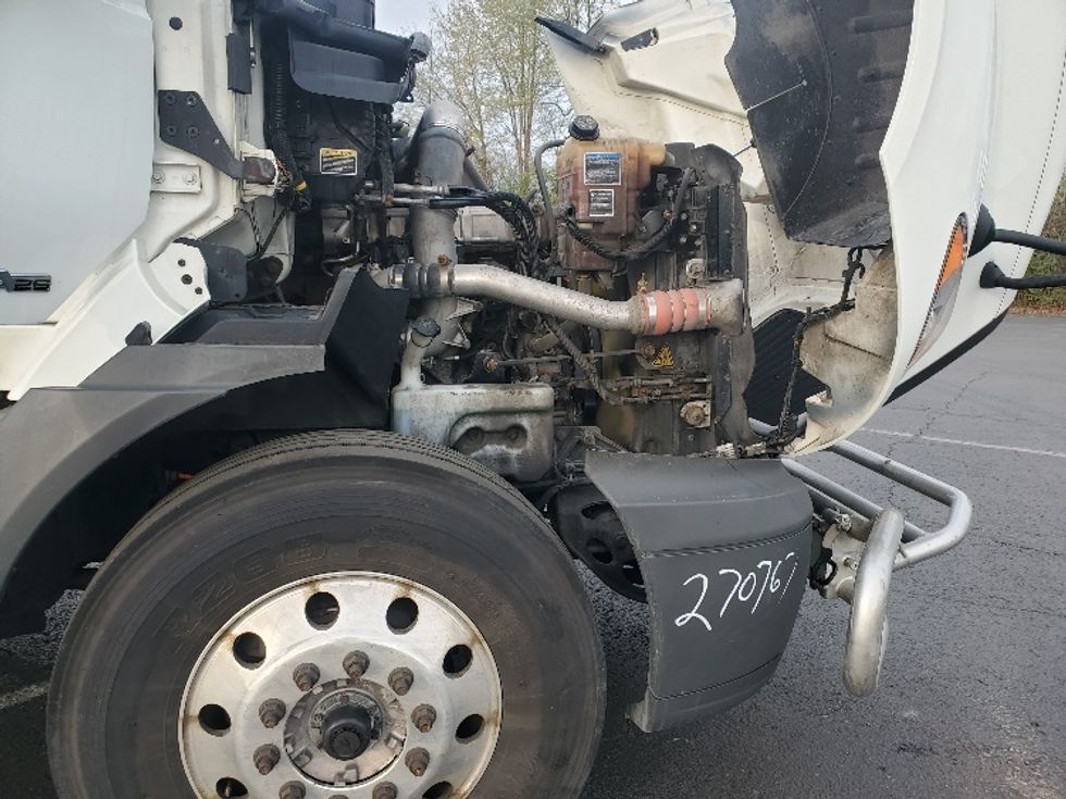 Day Cab Tractor-Heavy Duty Tractors-International-2019-RH613-White Deer-PA-409,206\n\t\tmiles-$ 22,750 - Image 15