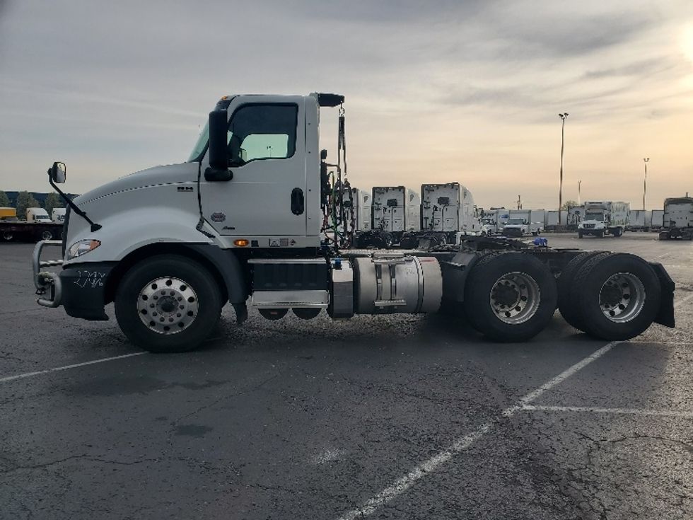 Day Cab Tractor-Heavy Duty Tractors-International-2019-RH613-White Deer-PA-409,206\n\t\tmiles-$ 22,750 - Image 4