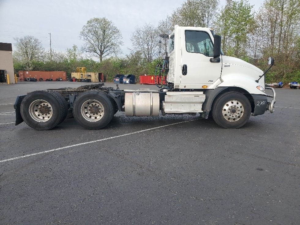Day Cab Tractor-Heavy Duty Tractors-International-2019-RH613-White Deer-PA-409,206\n\t\tmiles-$ 22,750 - Image 8