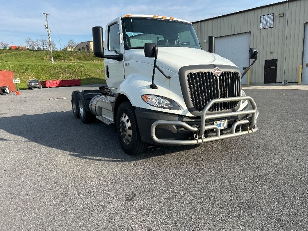 Day Cab Tractor-Heavy Duty Tractors-International-2019-RH613-White Deer-PA-419,421\n\t\tmiles-$ 22,750 - Image 1