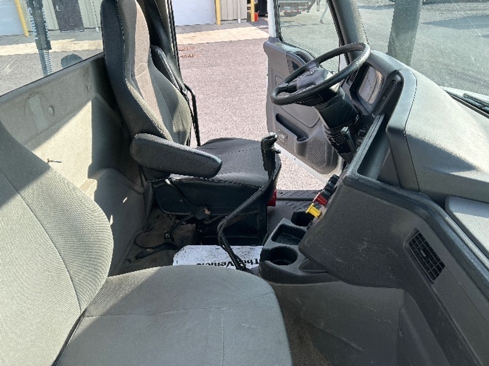 Day Cab Tractor-Heavy Duty Tractors-International-2019-RH613-White Deer-PA-419,421\n\t\tmiles-$ 22,750 - Image 14