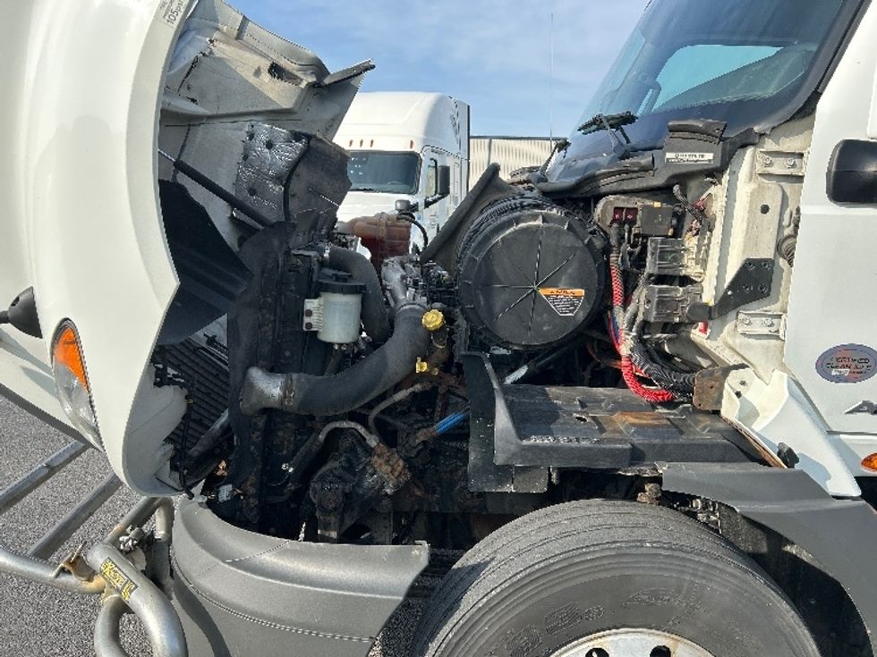 Day Cab Tractor-Heavy Duty Tractors-International-2019-RH613-White Deer-PA-419,421\n\t\tmiles-$ 22,750 - Image 16