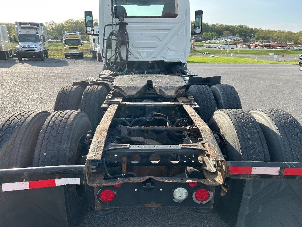 Day Cab Tractor-Heavy Duty Tractors-International-2019-RH613-White Deer-PA-419,421\n\t\tmiles-$ 22,750 - Image 6