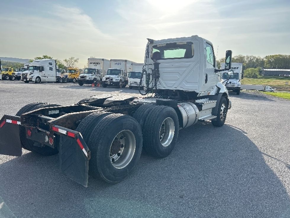 Day Cab Tractor-Heavy Duty Tractors-International-2019-RH613-White Deer-PA-419,421\n\t\tmiles-$ 22,750 - Image 7
