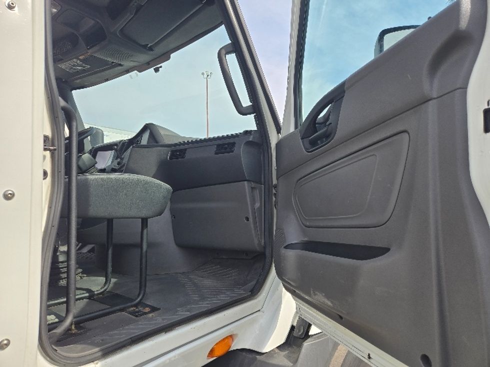 Day Cab Tractor-Heavy Duty Tractors-International-2019-RH613-White Deer-PA-448,879\n\t\tmiles-$ 22,750 - Image 12