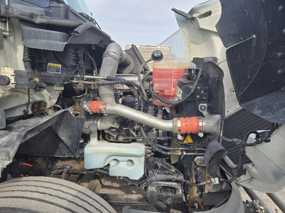 Day Cab Tractor-Heavy Duty Tractors-International-2019-RH613-White Deer-PA-448,879\n\t\tmiles-$ 22,750 - Image 15