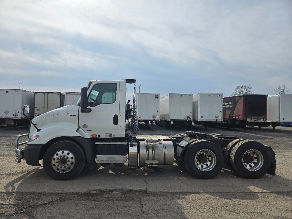 Day Cab Tractor-Heavy Duty Tractors-International-2019-RH613-White Deer-PA-448,879\n\t\tmiles-$ 22,750 - Image 4
