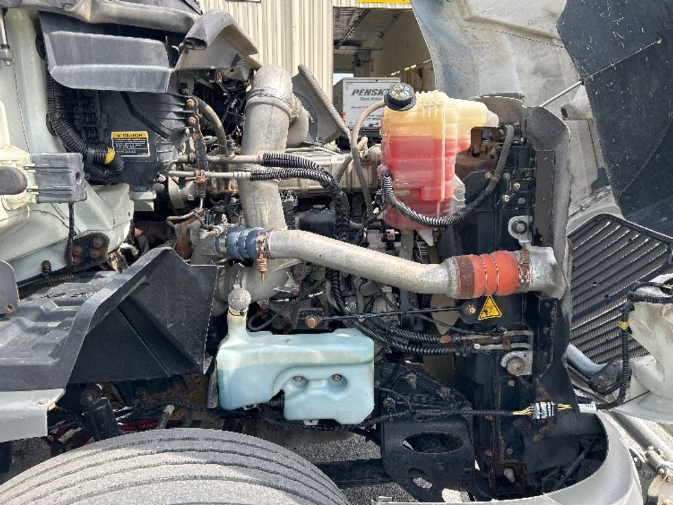 Day Cab Tractor-Heavy Duty Tractors-International-2019-RH613-White Deer-PA-465,492\n\t\tmiles-$ 22,750 - Image 15