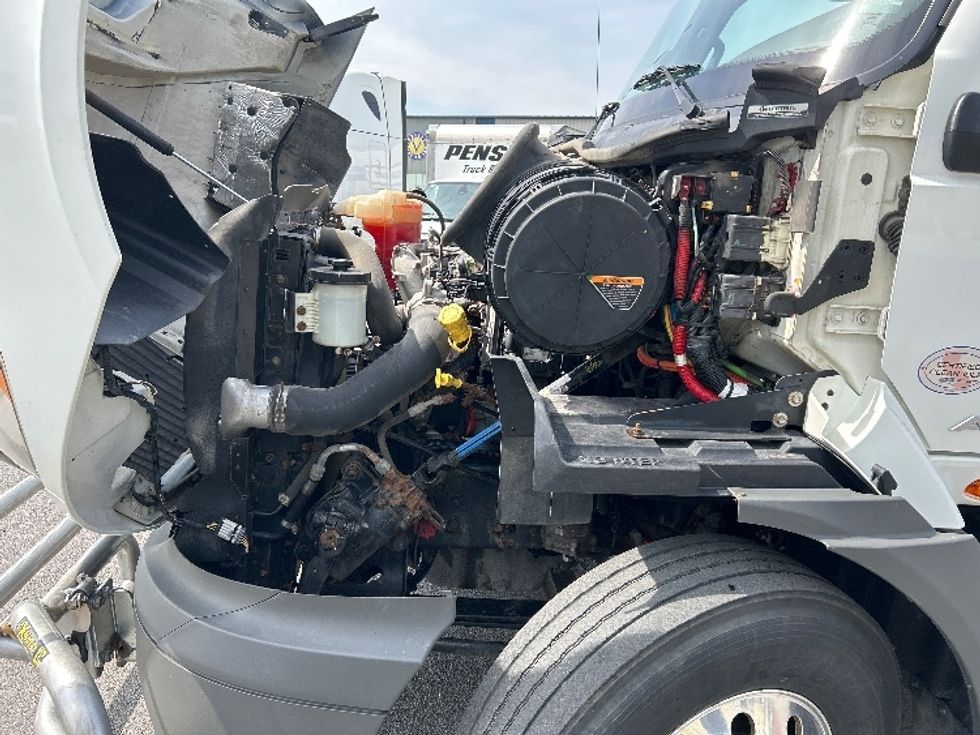 Day Cab Tractor-Heavy Duty Tractors-International-2019-RH613-White Deer-PA-465,492\n\t\tmiles-$ 22,750 - Image 16