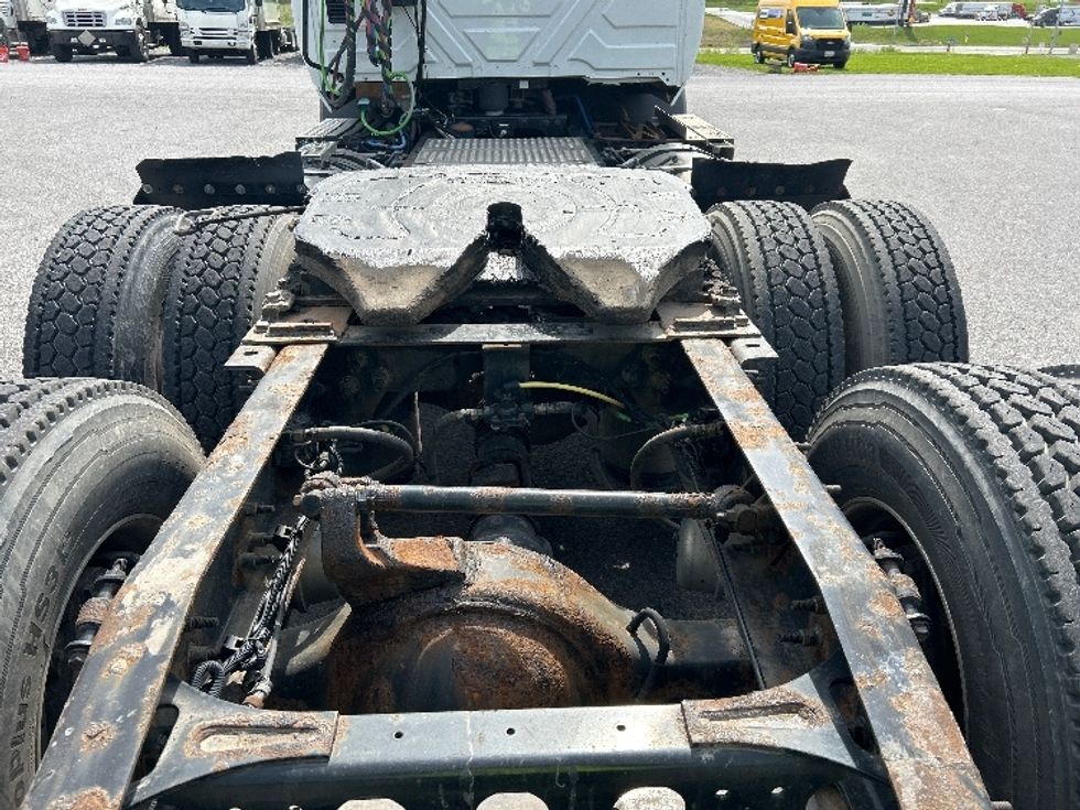 Day Cab Tractor-Heavy Duty Tractors-International-2019-RH613-White Deer-PA-465,492\n\t\tmiles-$ 22,750 - Image 6