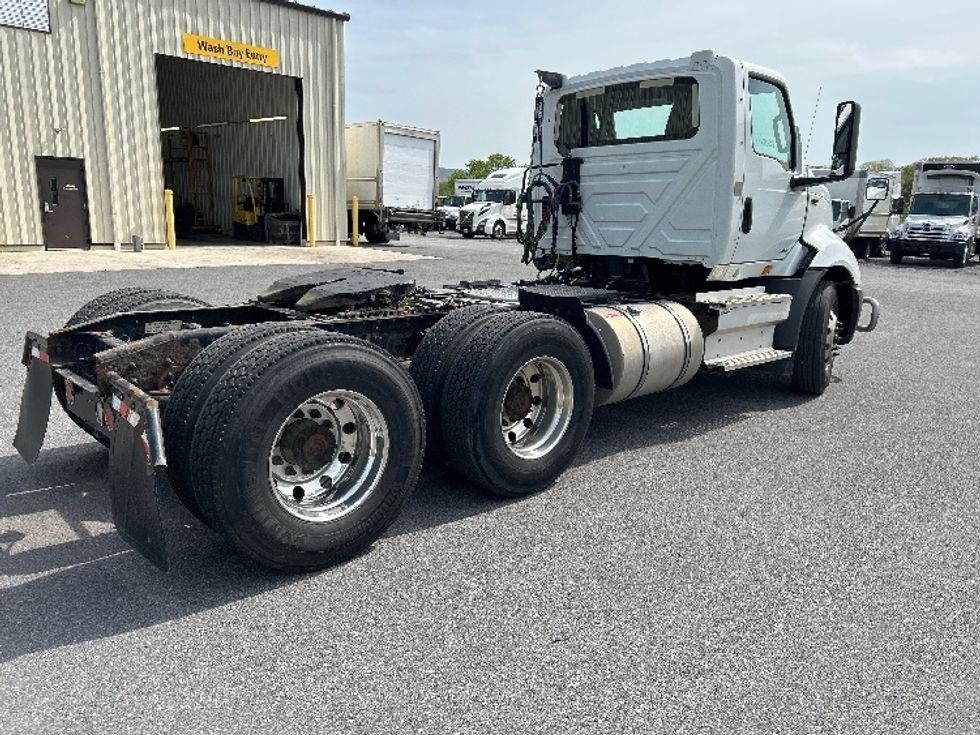 Day Cab Tractor-Heavy Duty Tractors-International-2019-RH613-White Deer-PA-465,492\n\t\tmiles-$ 22,750 - Image 7