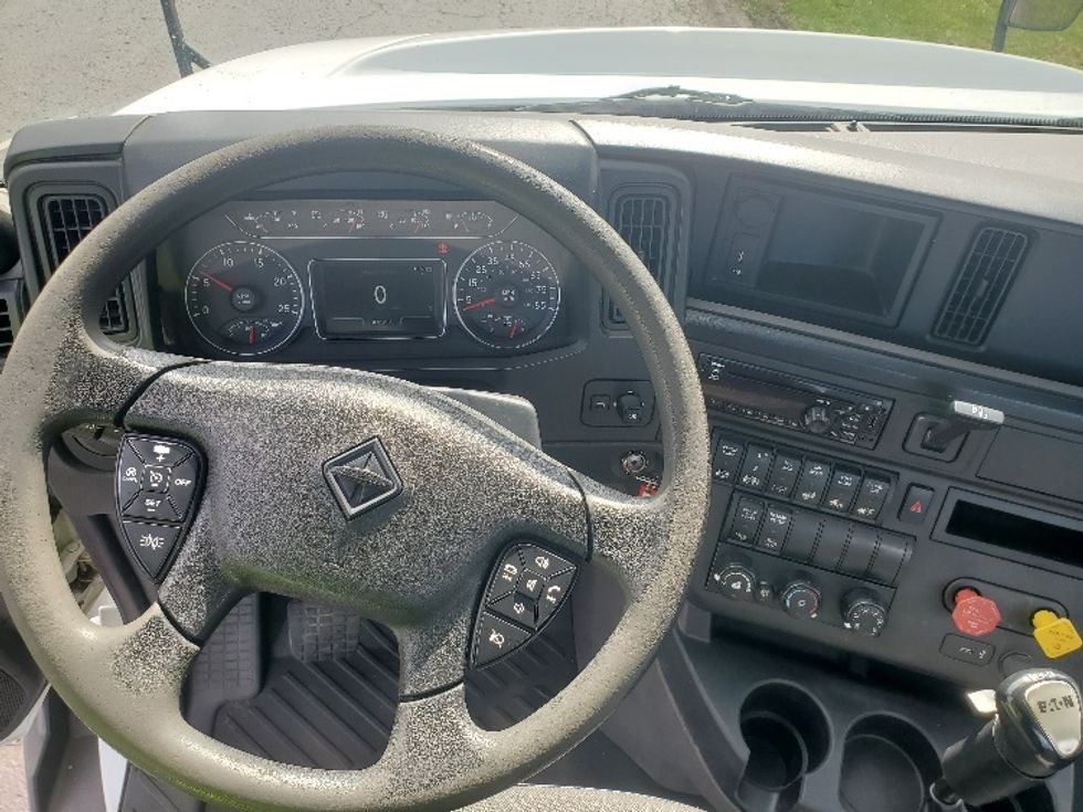 Day Cab Tractor-Heavy Duty Tractors-International-2019-RH613-White Deer-PA-472,641\n\t\tmiles-$ 22,750 - Image 11