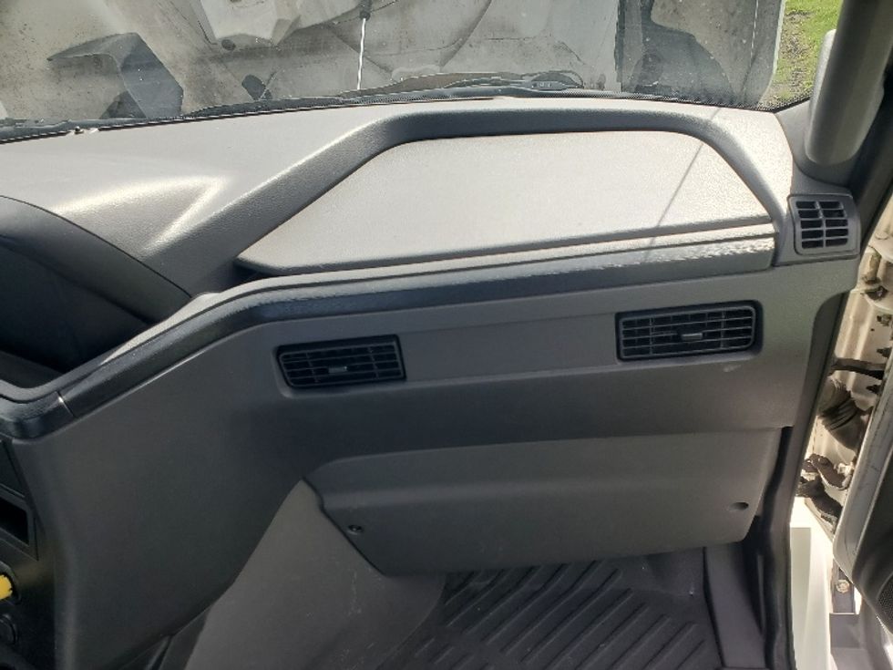 Day Cab Tractor-Heavy Duty Tractors-International-2019-RH613-White Deer-PA-472,641\n\t\tmiles-$ 22,750 - Image 13