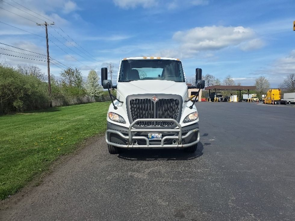 Day Cab Tractor-Heavy Duty Tractors-International-2019-RH613-White Deer-PA-472,641\n\t\tmiles-$ 22,750 - Image 2