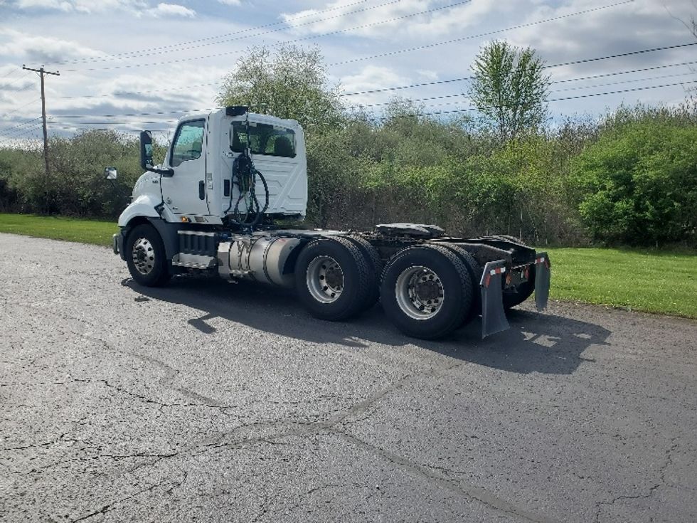 Day Cab Tractor-Heavy Duty Tractors-International-2019-RH613-White Deer-PA-472,641\n\t\tmiles-$ 22,750 - Image 5