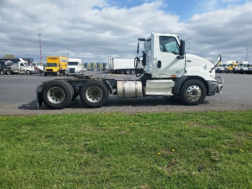 Day Cab Tractor-Heavy Duty Tractors-International-2019-RH613-White Deer-PA-472,641\n\t\tmiles-$ 22,750 - Image 8