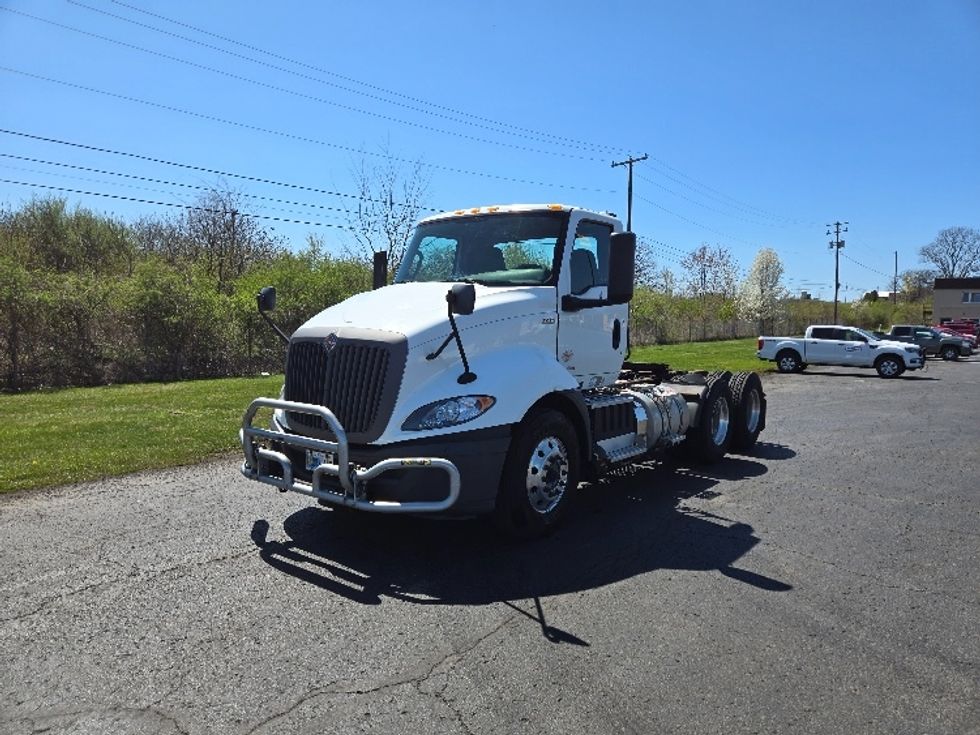 Day Cab Tractor-Heavy Duty Tractors-International-2019-RH613-White Deer-PA-504,513\n\t\tmiles-$ 22,750 - Image 3