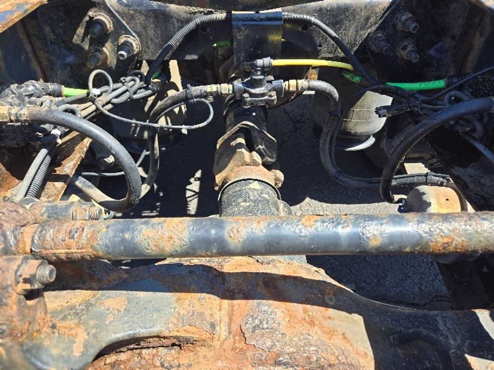 Day Cab Tractor-Heavy Duty Tractors-International-2019-RH613-White Deer-PA-504,513\n\t\tmiles-$ 22,750 - Image 6