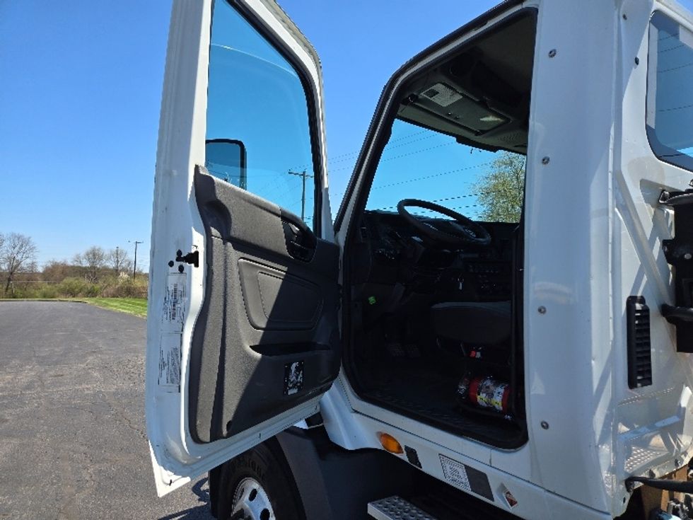 Day Cab Tractor-Heavy Duty Tractors-International-2019-RH613-White Deer-PA-504,513\n\t\tmiles-$ 22,750 - Image 9