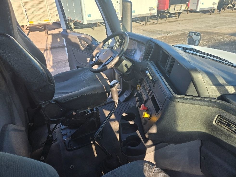 Day Cab Tractor-Heavy Duty Tractors-International-2019-RH613-White Deer-PA-509,636\n\t\tmiles-$ 22,750 - Image 14