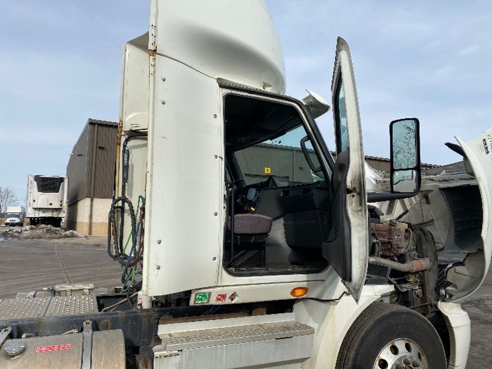 Day Cab Tractor-Heavy Duty Tractors-International-2019-RH613-Zelienople-PA-294,845\n\t\tmiles-$ 33,500 - Image 11