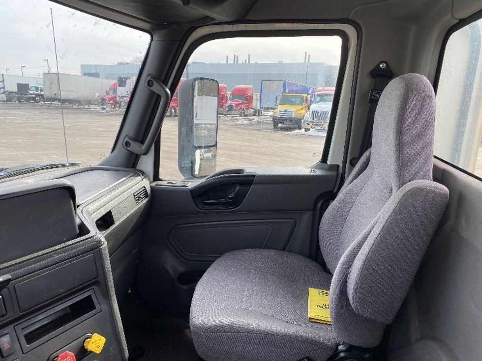 Day Cab Tractor-Heavy Duty Tractors-International-2019-RH613-Zelienople-PA-294,845\n\t\tmiles-$ 33,500 - Image 13