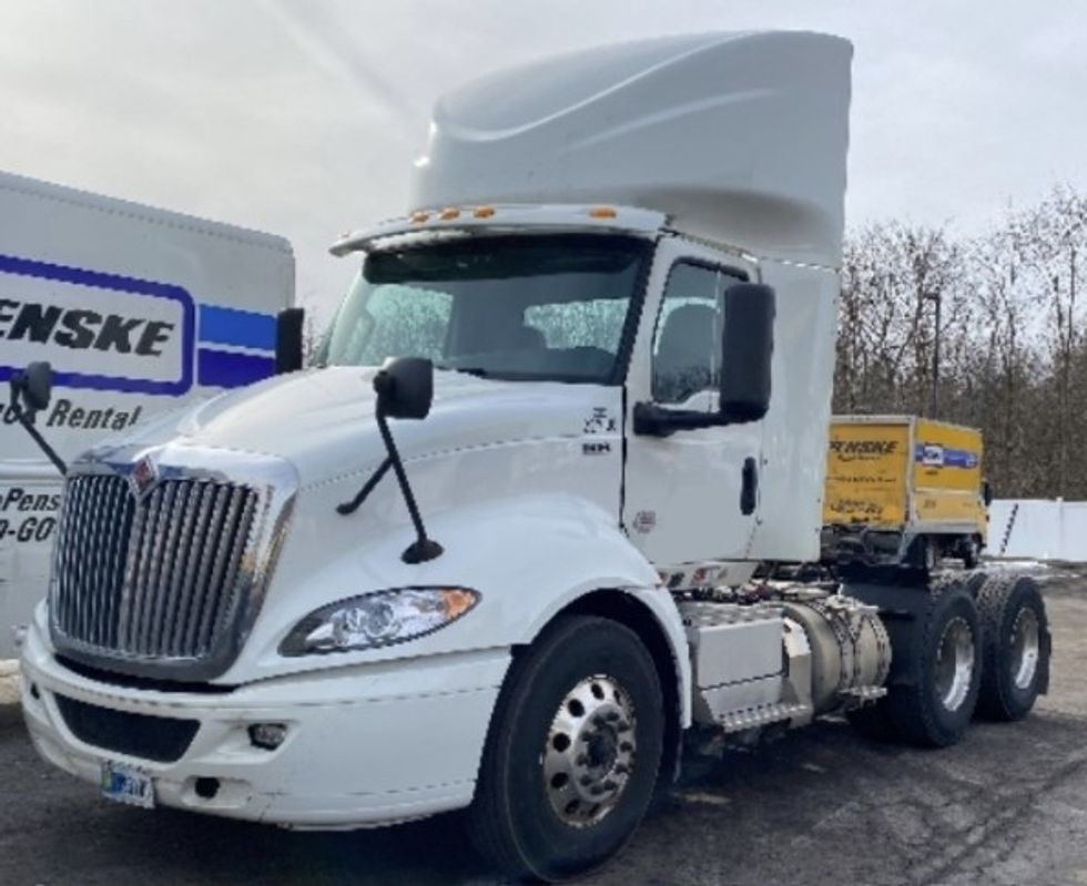 Day Cab Tractor-Heavy Duty Tractors-International-2019-RH613-Zelienople-PA-294,845\n\t\tmiles-$ 33,500 - Image 3